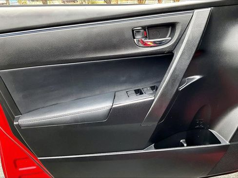 Used 2019 Toyota Corolla XSE image 25