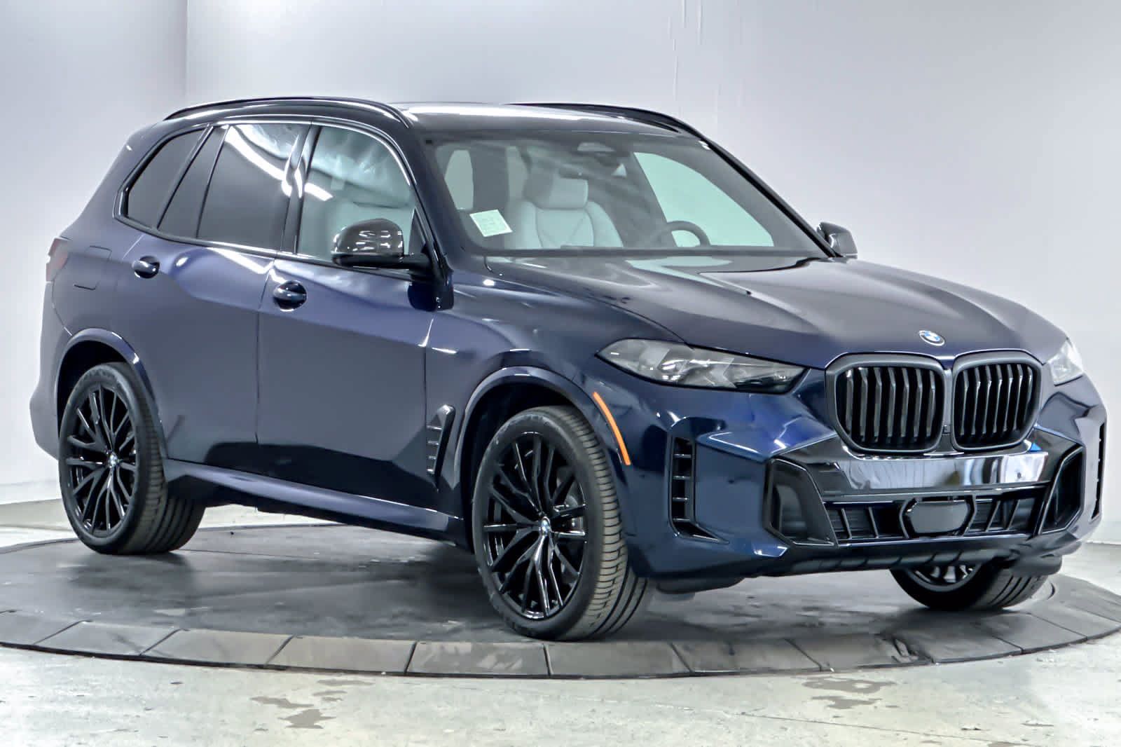 Used 2026 BMW X5 xDrive40i w/ M Sport Package AWD/4WD image 9