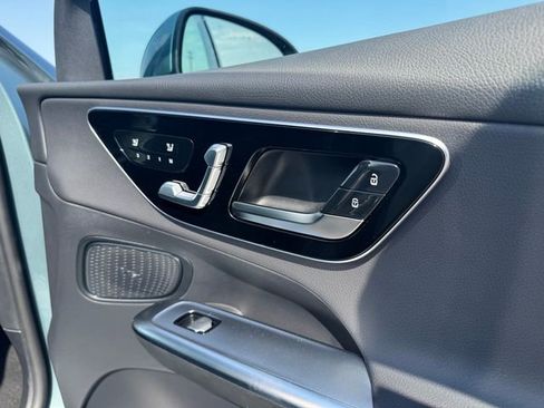 New 2025 Mercedes-Benz GLC 300 image 38