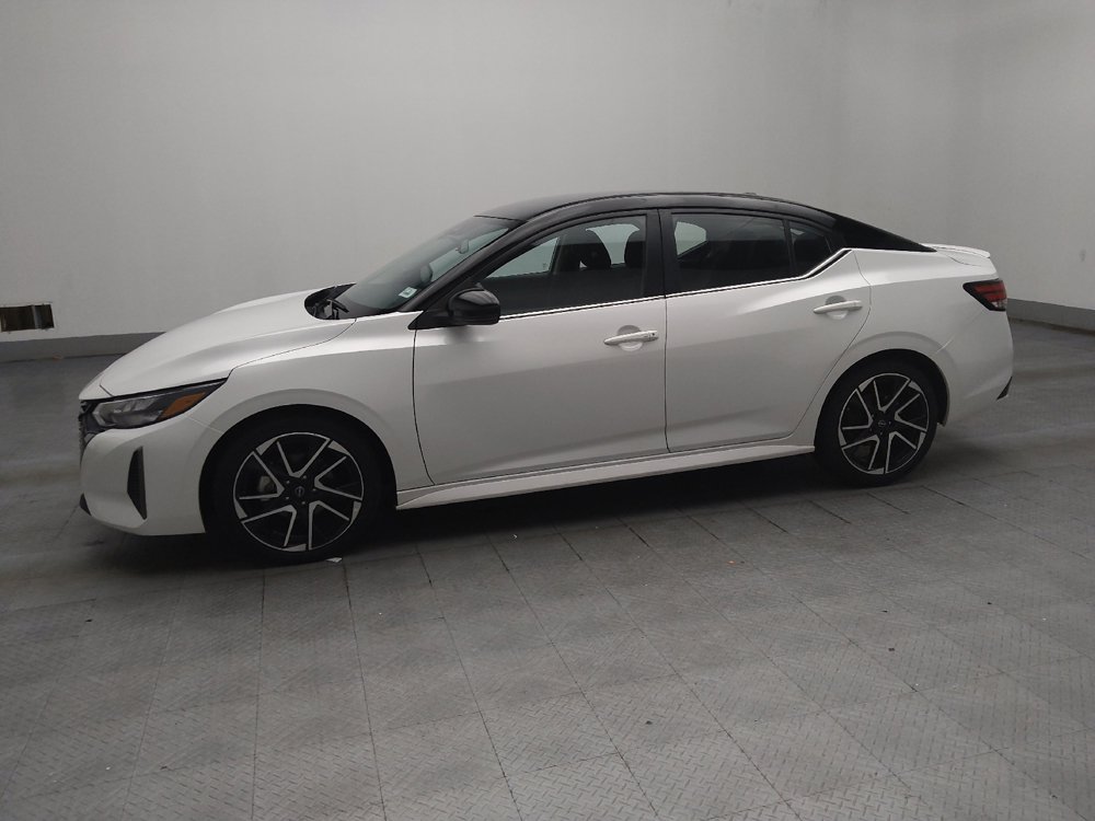 Used 2025 Nissan Sentra SR FWD image 2