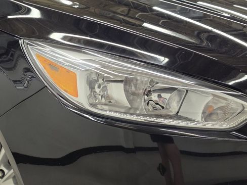 Used 2018 Ford Focus SE w/ Cold Weather Package image 41