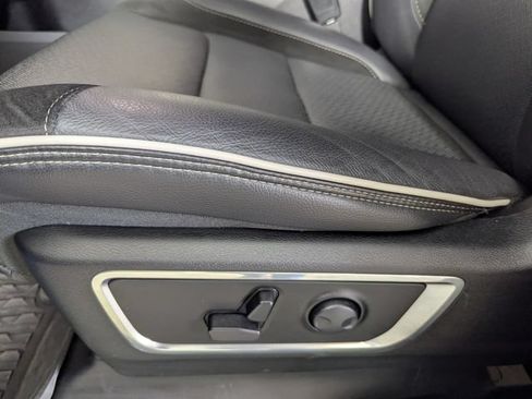 Used 2025 RAM 1500 Laramie AWD/4WD image 19
