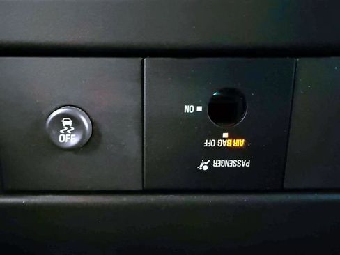 Used 2024 Chevrolet Express 2500 w/ Driver Convenience Package RWD image 28