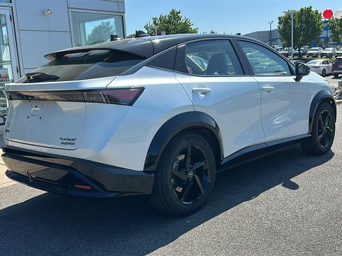 Used 2024 Nissan Ariya AWD image 8