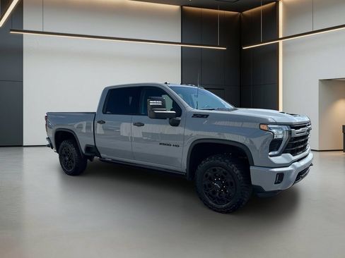 Used 2024 Chevrolet Silverado 2500 LTZ w/ LTZ Plus Package AWD/4WD image 8