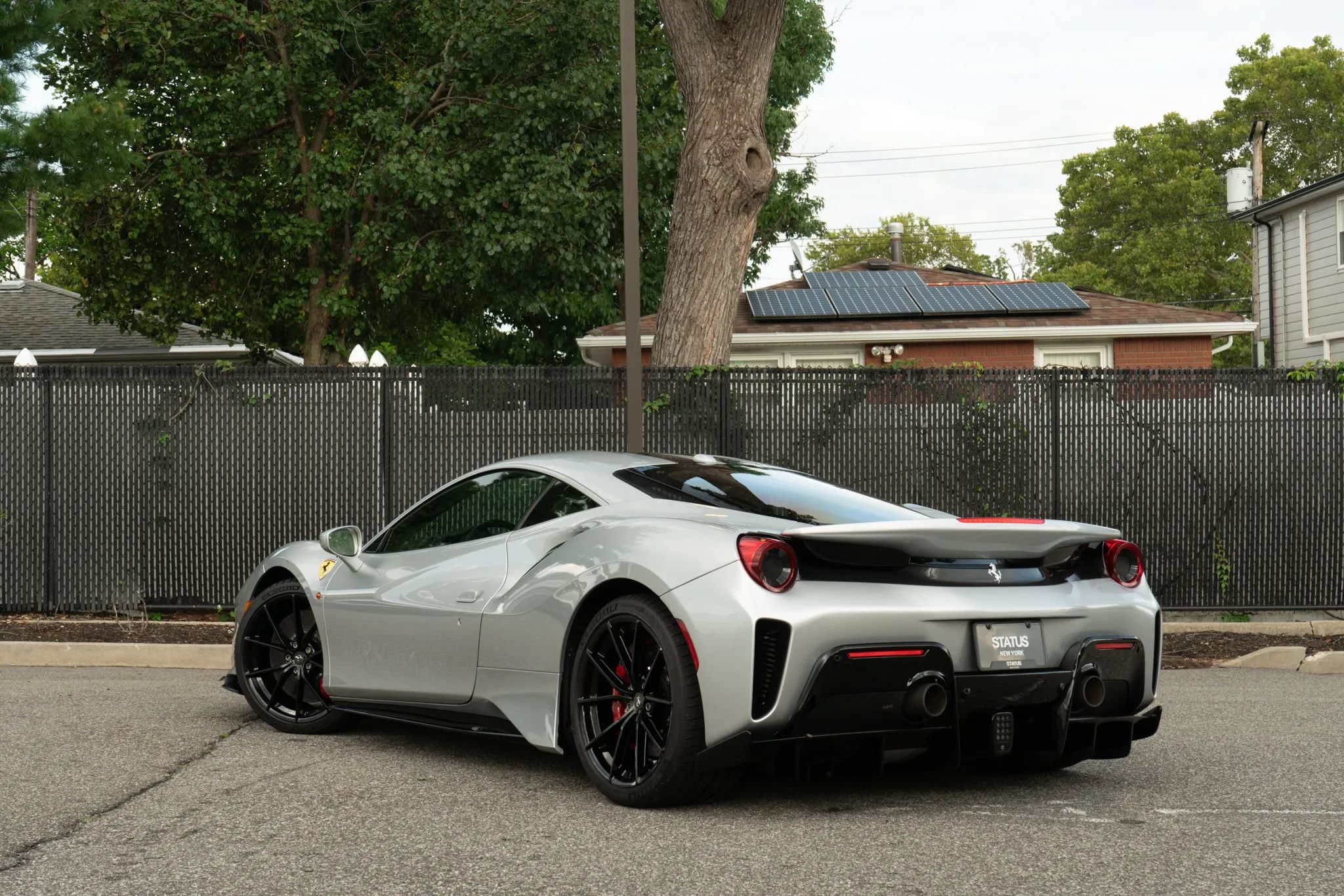 Used 2019 Ferrari 488 Pista Coupe RWD image 9