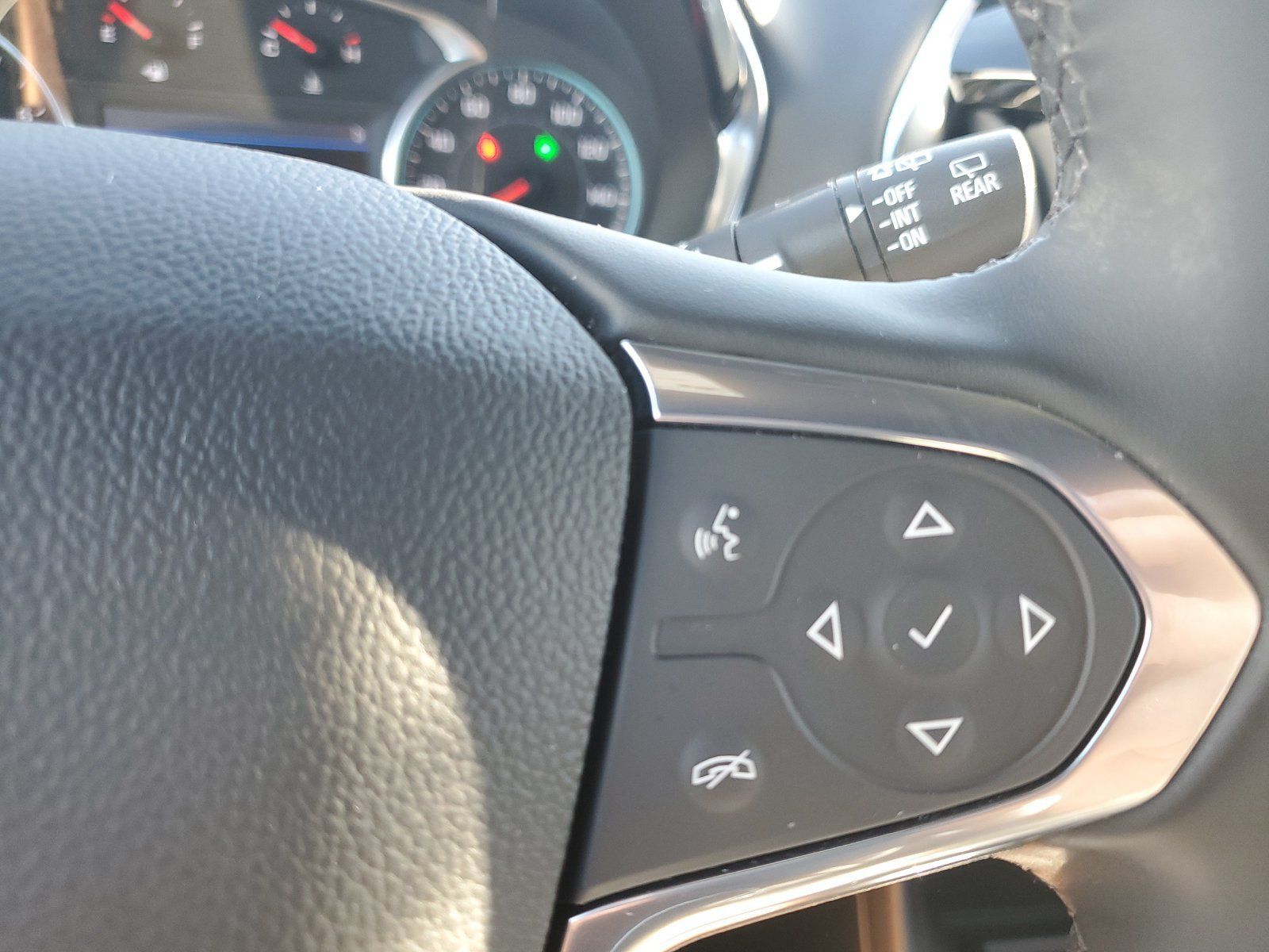Used 2024 Chevrolet Traverse LT AWD/4WD image 23