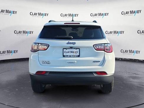 Used 2024 Jeep Compass Latitude AWD/4WD image 4