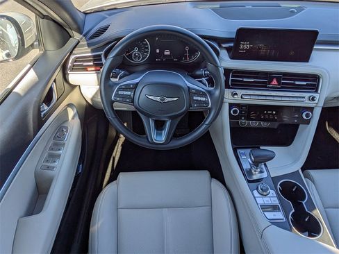 Used 2025 Genesis G70 2.5T image 14