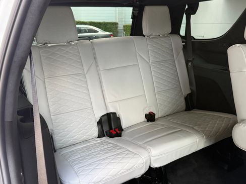 Used 2025 Cadillac Escalade V AWD/4WD image 36