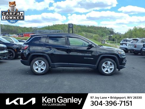 Used 2022 Jeep Compass Latitude w/ Sun and Sound Group AWD/4WD image 7