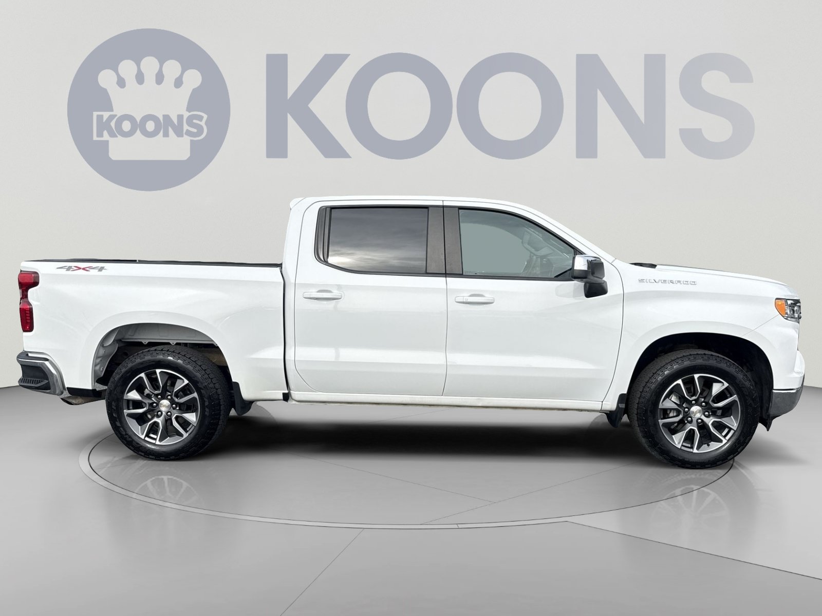 Used 2024 Chevrolet Silverado 1500 LT AWD/4WD image 12