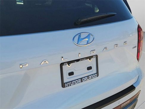 Used 2023 Hyundai Palisade Limited image 6