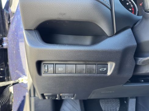 Used 2022 Toyota RAV4 XLE Premium image 30