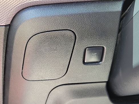 Used 2016 Ford Mustang Coupe RWD image 15