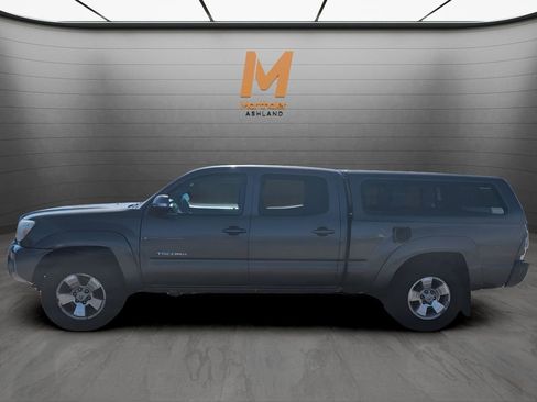 Used 2013 Toyota Tacoma 4x4 Double Cab w/ TRD Sport Pkg image 2