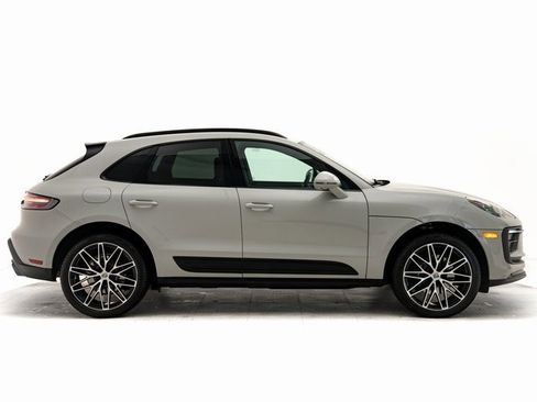 Used 2025 Porsche Macan image 35