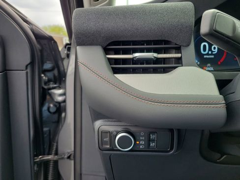 New 2026 Ford Explorer Active AWD/4WD image 22