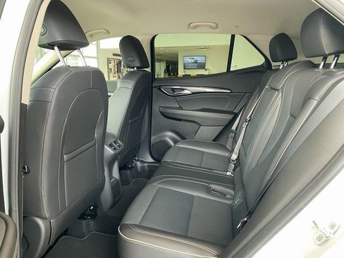 Used 2023 Buick Envision Essence image 17