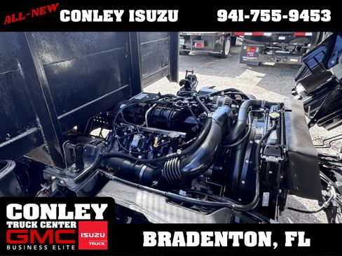 Used 2020 Isuzu NPR image 13