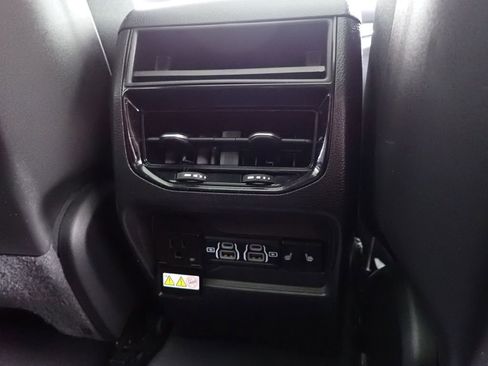 Used 2023 Jeep Grand Cherokee Limited w/ Luxury Tech Group II AWD/4WD image 41