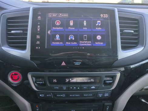 Used 2017 Honda Pilot Touring image 15