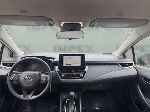 Used 2026 Toyota Corolla LE FWD image 12