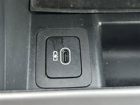 Used 2025 Land Rover Range Rover Velar Dynamic SE image 36