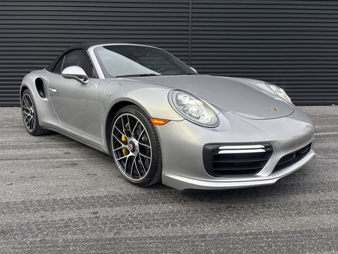 Certified 2019 Porsche 911 Turbo image 9