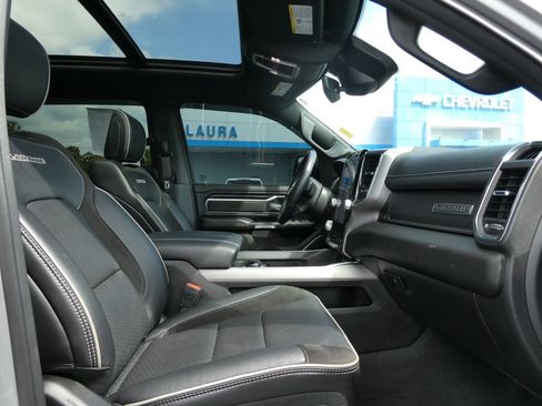 Used 2024 RAM 1500 Laramie AWD/4WD image 15