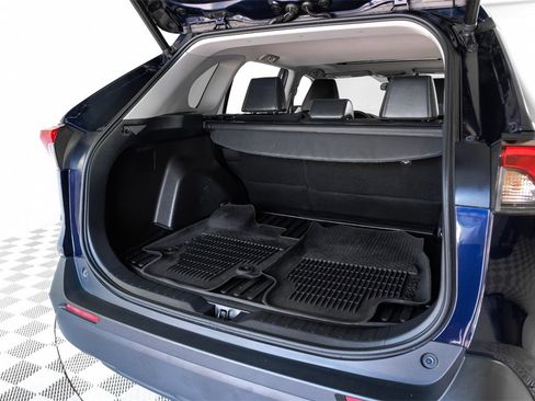 Used 2021 Toyota RAV4 XLE Premium image 58