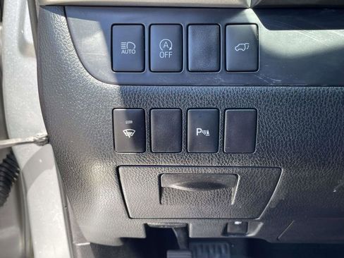 Used 2018 Toyota Highlander Limited AWD/4WD image 23