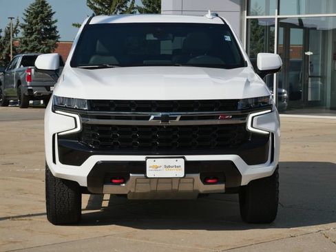 Used 2022 Chevrolet Tahoe Z71 w/ Luxury Package AWD/4WD image 2