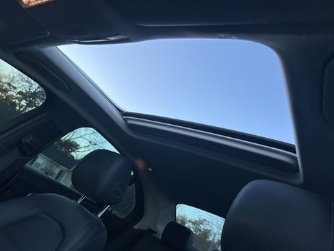 Used 2020 Mercedes-Benz C 300 Sedan image 19