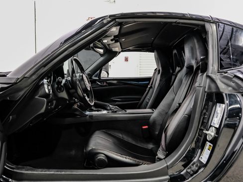 Used 2018 MAZDA MX-5 Miata RF Grand Touring RWD image 19