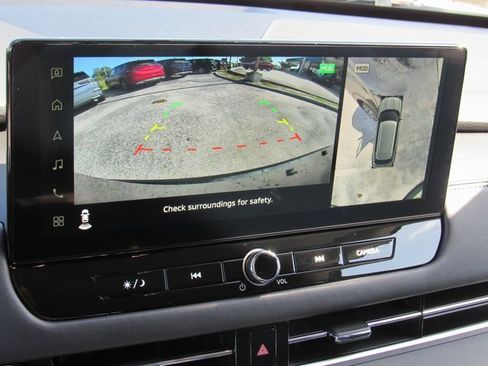 New 2025 Mitsubishi Outlander SE image 17