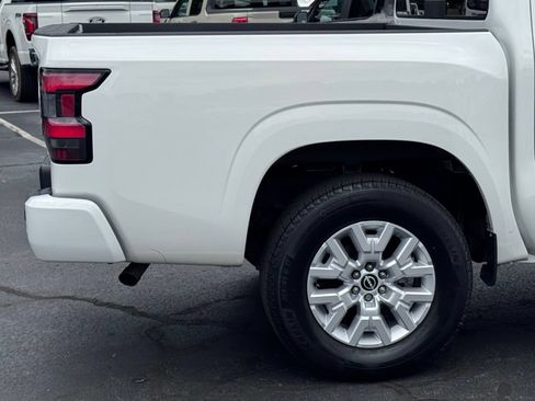 Used 2022 Nissan Frontier SV AWD/4WD image 38