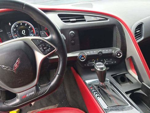 Used 2015 Chevrolet Corvette Z06 w/ 3LZ Preferred Equipment Group RWD image 4