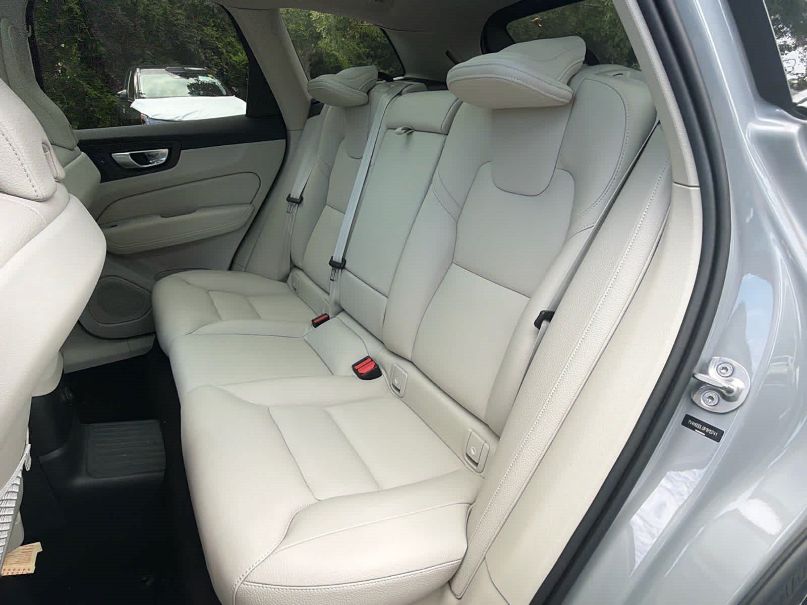 Used 2024 Volvo XC60 T8 Plus w/ Protection Package Premier AWD/4WD image 24