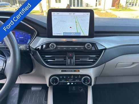 Used 2022 Ford Escape Titanium w/ Class II Trailer Tow Package image 26