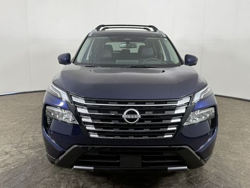Used 2026 Nissan Rogue Platinum w/ Platinum Premium Package AWD/4WD image 2