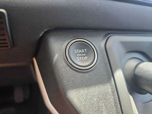 Used 2023 Land Rover Defender 130 SE AWD/4WD image 32