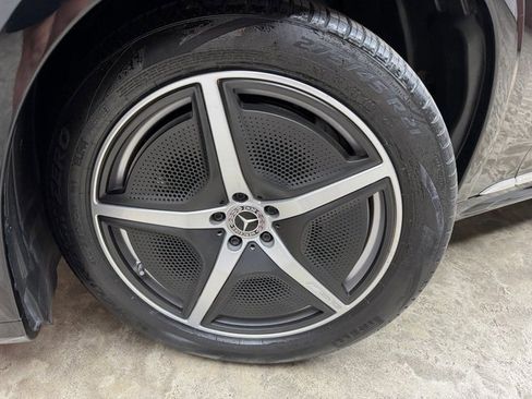 Used 2023 Mercedes-Benz EQS 580 4MATIC SUV image 28