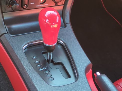 Used 2002 Ford Thunderbird image 23