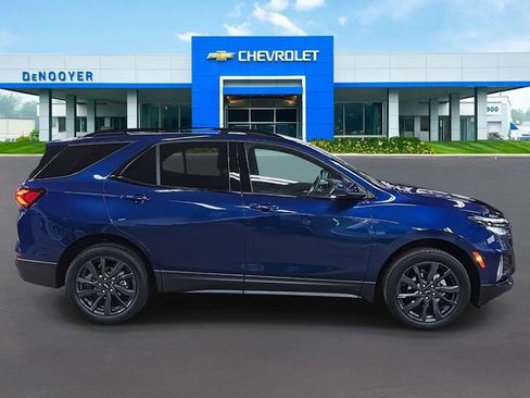 Used 2022 Chevrolet Equinox RS image 5