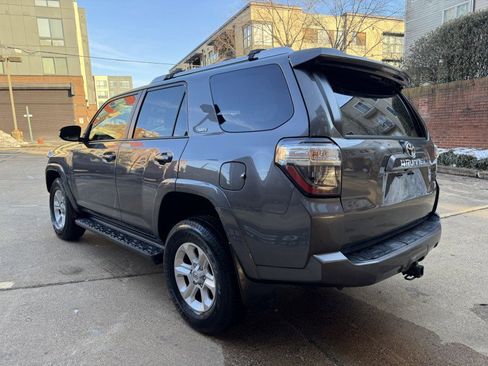 Used 2015 Toyota 4Runner SR5 image 5