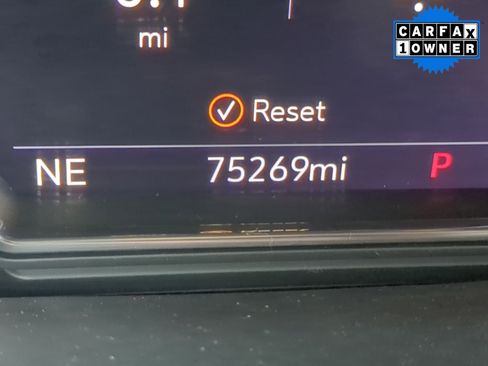 Used 2022 GMC Sierra 2500 AT4 w/ AT4 Premium Plus Package image 16