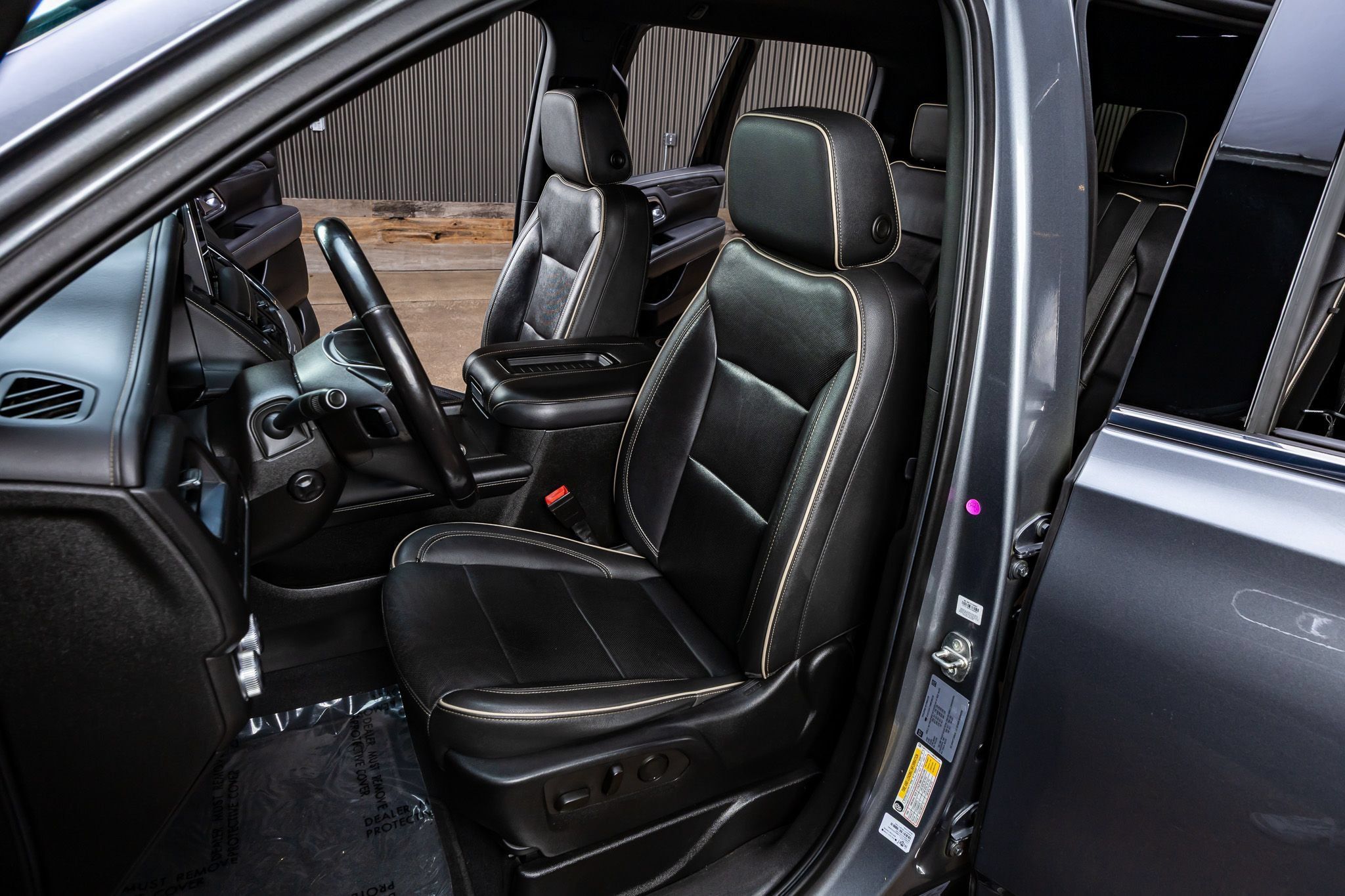 Used 2021 GMC Yukon XL SLT w/ SLT Luxury Package RWD image 26