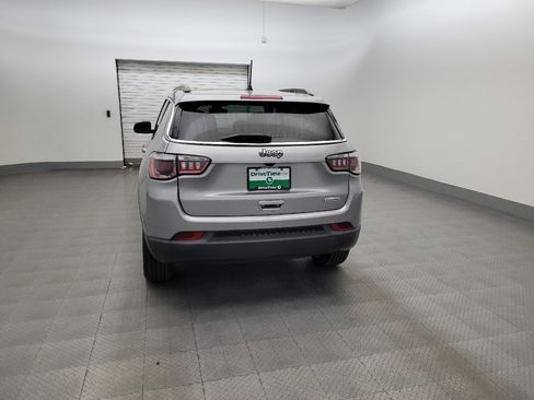 Used 2020 Jeep Compass Latitude FWD image 6