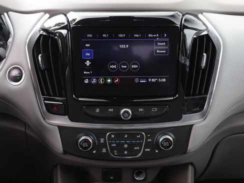 Used 2021 Chevrolet Traverse LT FWD image 8